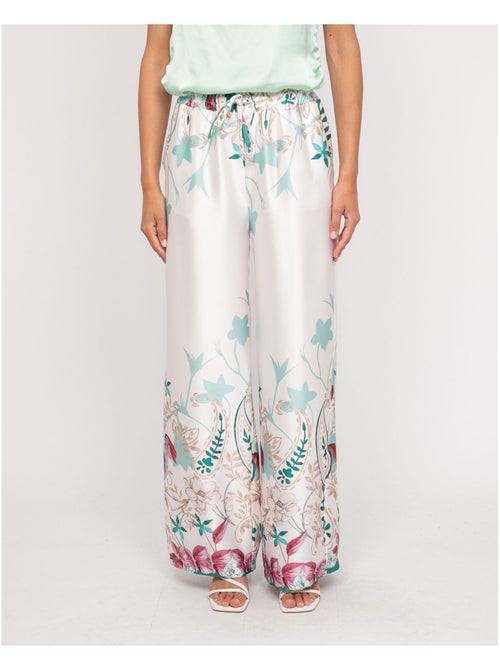 Pantalón efecto satén con motivos EZRA - Kiabi Pantalón efecto satén con motivos EZRA - Kiabi