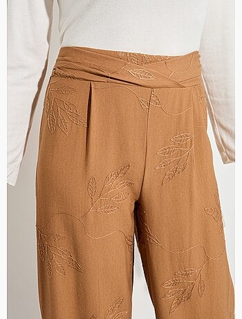 Pantalón elástico de pierna ancha con bordado de hojas - Afibel