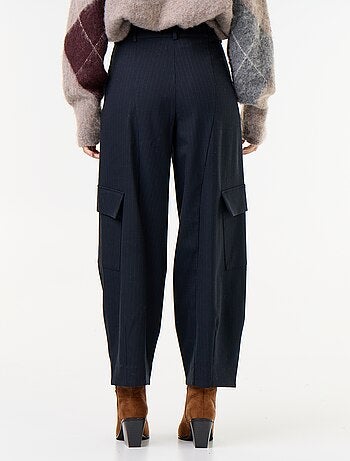 Pantalón estilo barrel
