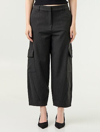 Pantalón estilo barrel