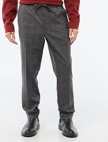 Pantalón estilo 'jogger' de cuadros