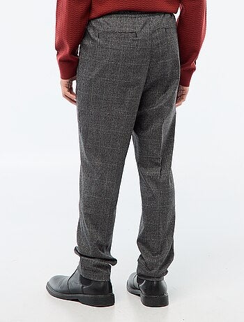 Pantalón estilo 'jogger' de cuadros