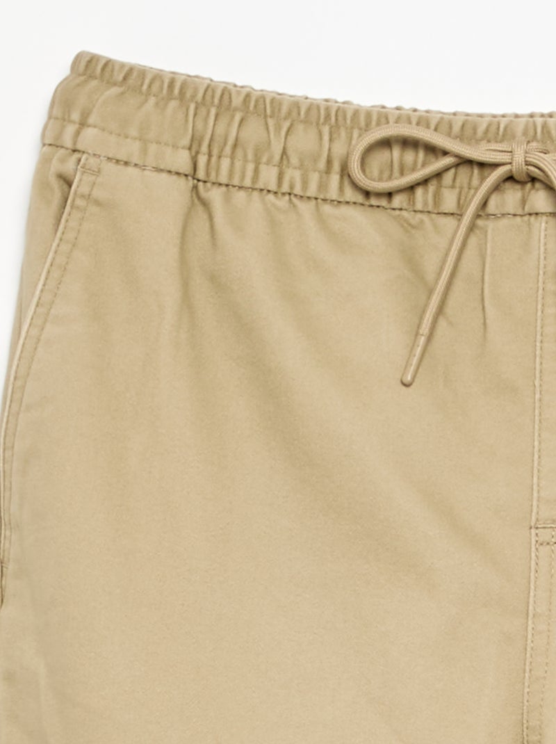 Pantalón estilo 'jogger' multibolsillos Beige - Kiabi