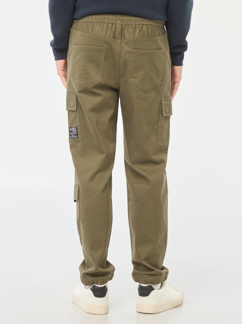 Pantalón estilo 'jogger' multibolsillos Kaki - Kiabi