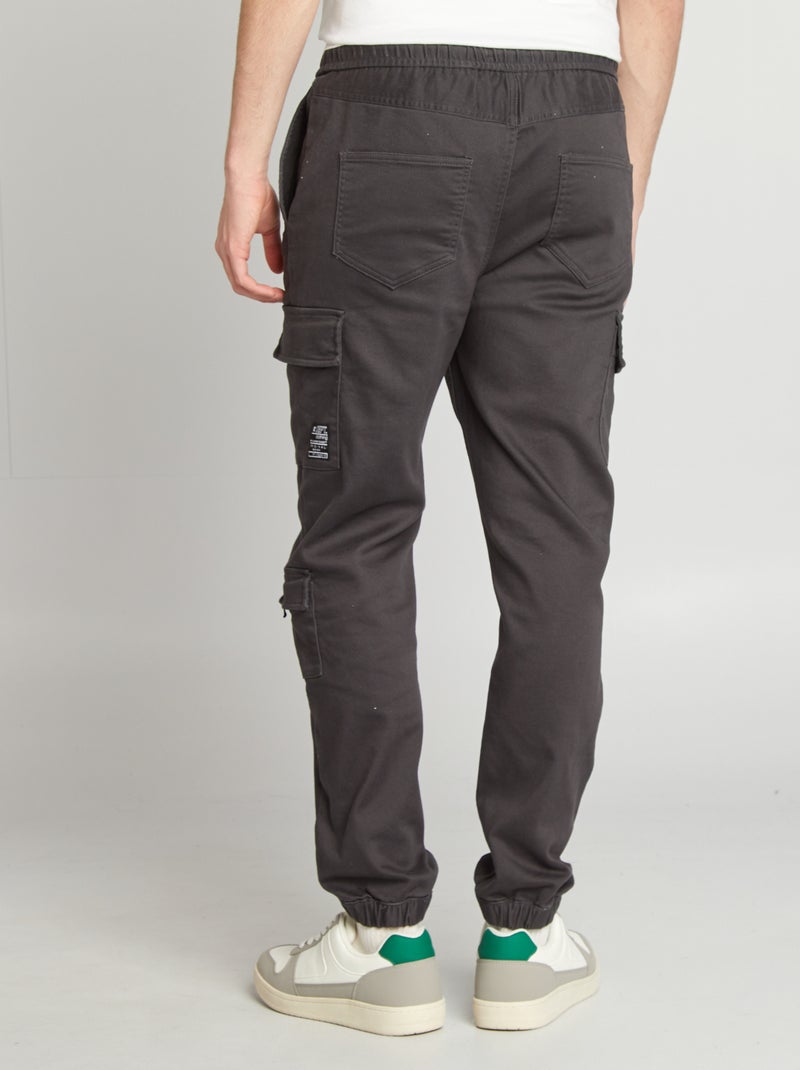 Pantalón estilo 'jogger' multibolsillos NEGRO - Kiabi