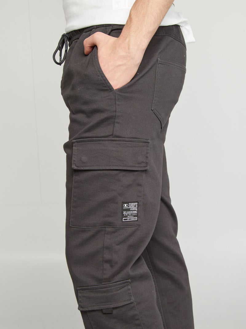 Pantalón estilo 'jogger' multibolsillos NEGRO - Kiabi