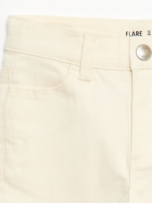 Pantalón flare - Corte + ajustado - Kiabi