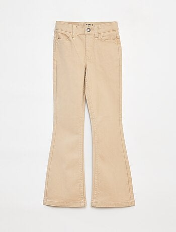 Pantalón flare - Corte más ajustado