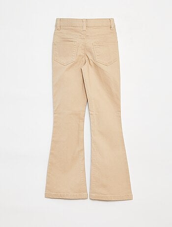 Pantalón flare - Corte más ajustado