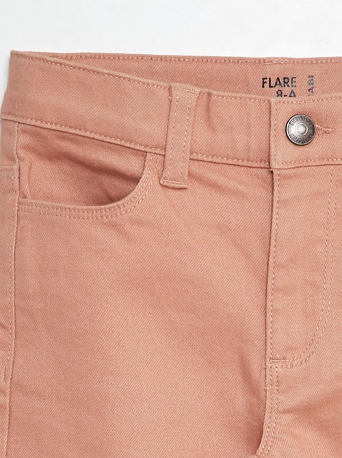 Pantalón flare - Corte más ajustado - Kiabi