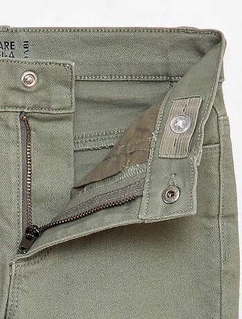Pantalón flare - Corte más ajustado
