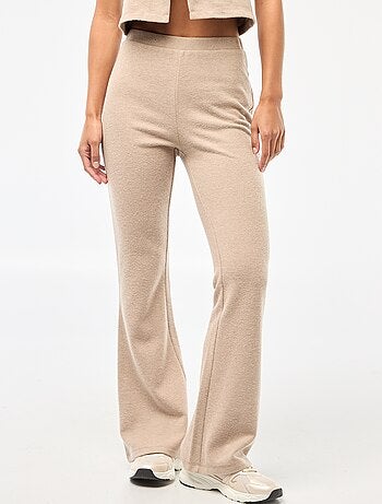 Pantalón flare de punto suave