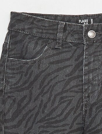 Pantalón flare de sarga con cintura ajustable