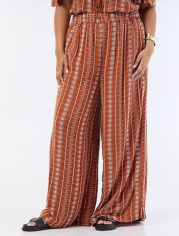 Pantalón fluido con bordados