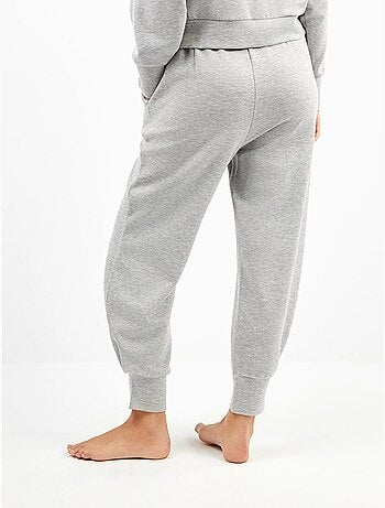 Pantalón jogger con bolsillos en tejido double soft touch