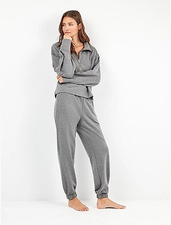 Pantalón jogger con bolsillos y cintura ajustable, en tejido de felpa
