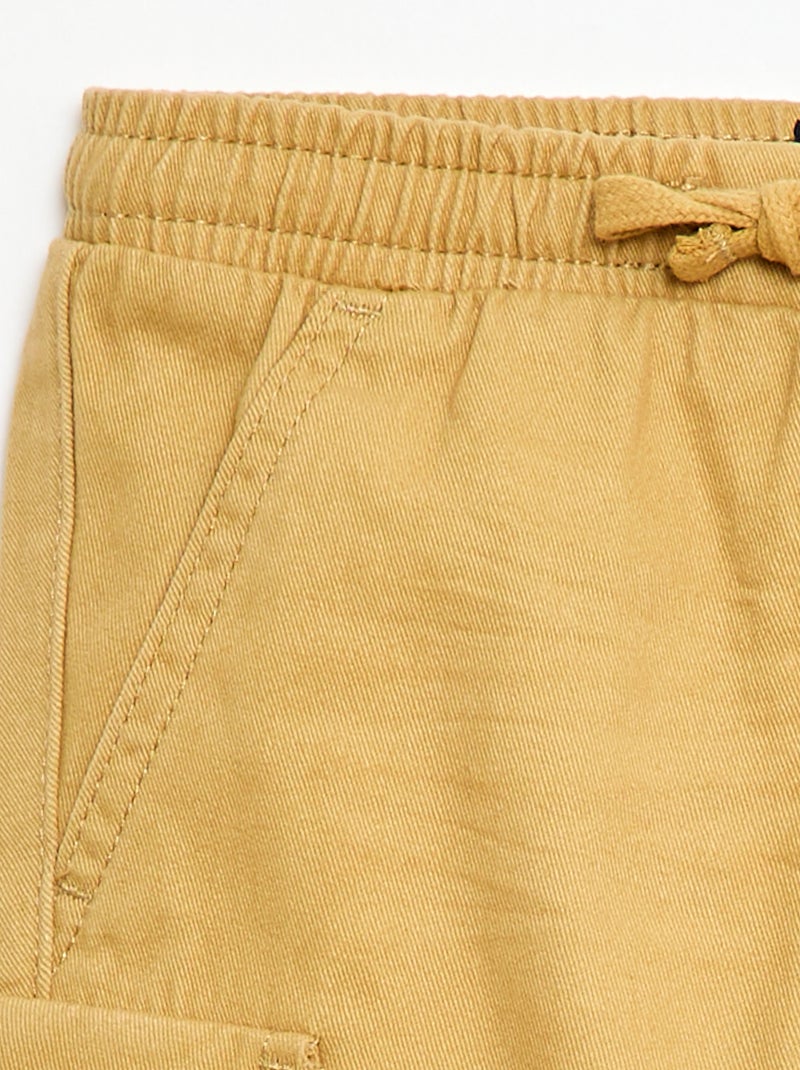 Pantalón jogger de sarga con bolsillos con solapa Amarillo - Kiabi