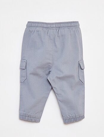 Pantalón jogger de sarga con bolsillos con solapa
