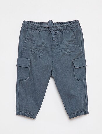 Pantalón jogger de sarga con bolsillos con solapa