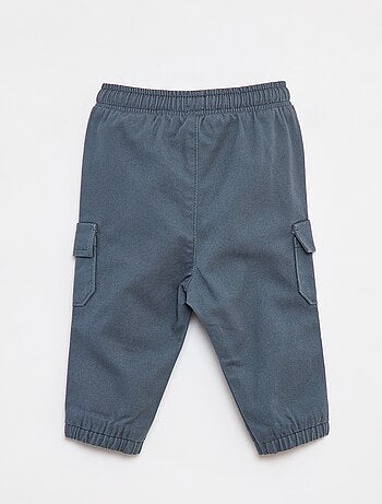 Pantalón jogger de sarga con bolsillos con solapa