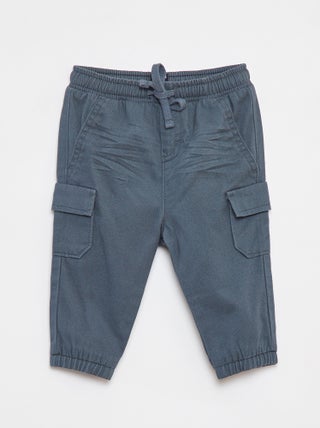 Pantalón jogger de sarga con bolsillos con solapa