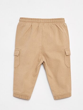 Pantalón jogger de sarga con bolsillos con solapa