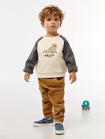 Pantalón jogger de sarga con bolsillos con solapa