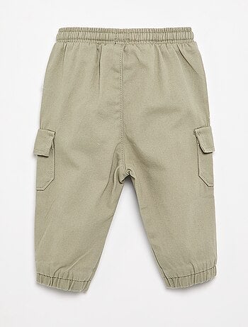 Pantalón jogger de sarga con bolsillos con solapa