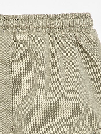 Pantalón jogger de sarga con bolsillos con solapa