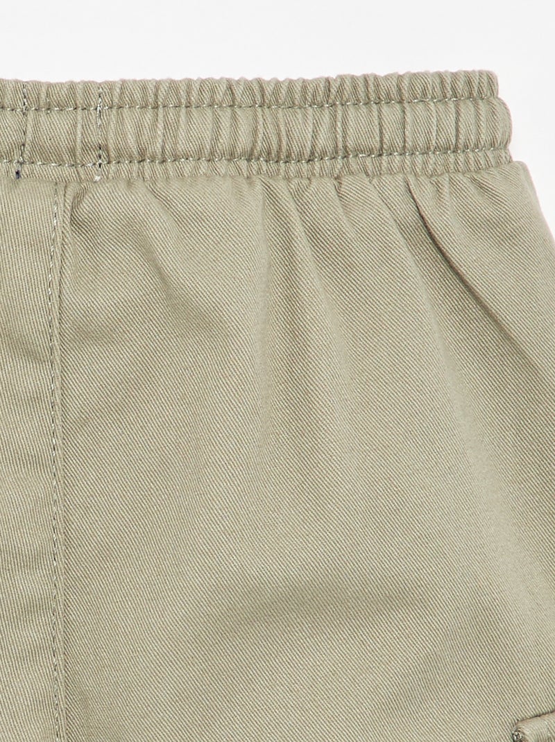 Pantalón jogger de sarga con bolsillos con solapa Kaki - Kiabi