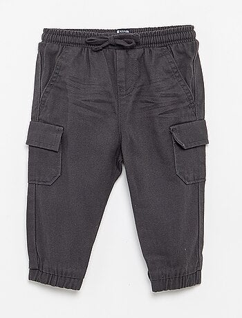 Pantalón jogger de sarga con bolsillos con solapa