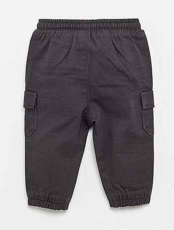 Pantalón jogger de sarga con bolsillos con solapa