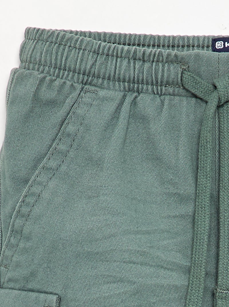 Pantalón jogger de sarga con bolsillos con solapa Verde - Kiabi