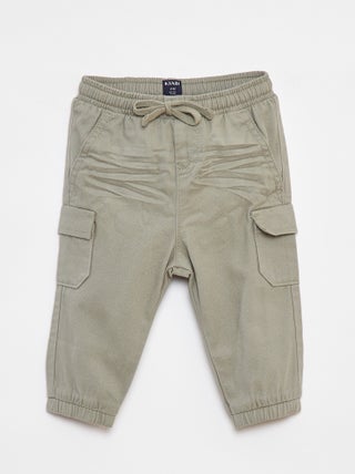 Pantalón jogger de sarga con bolsillos con solapa