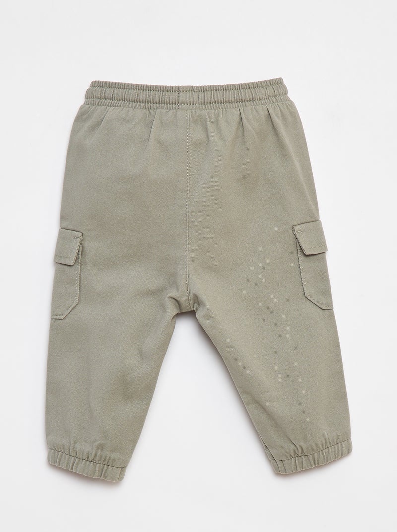 Pantalón jogger de sarga con bolsillos con solapa Verde - Kiabi