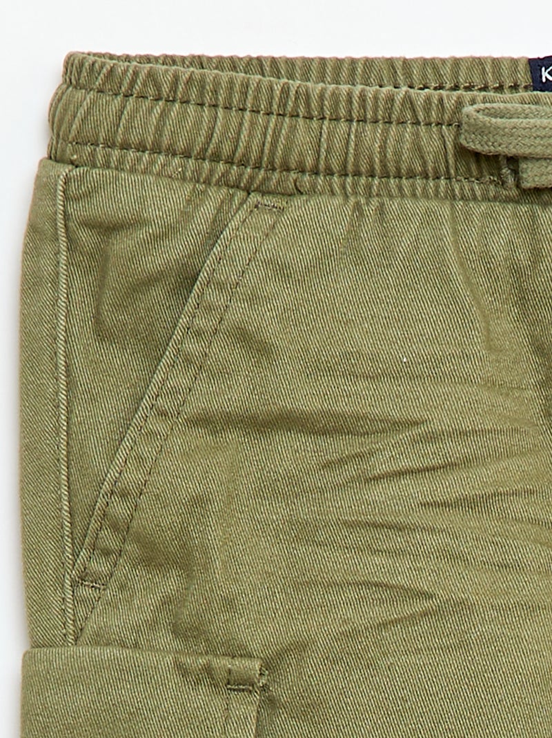 Pantalón jogger de sarga con bolsillos con solapa Verde - Kiabi