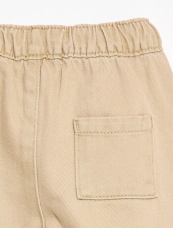 Pantalón liso corte relax fit
