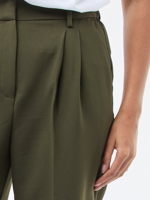 Pantalón liso corte zanahoria - Kiabi