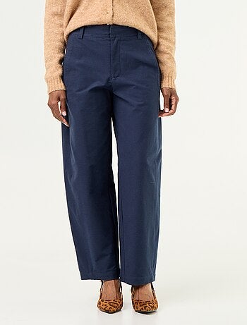 Pantalón liso de corte ancho