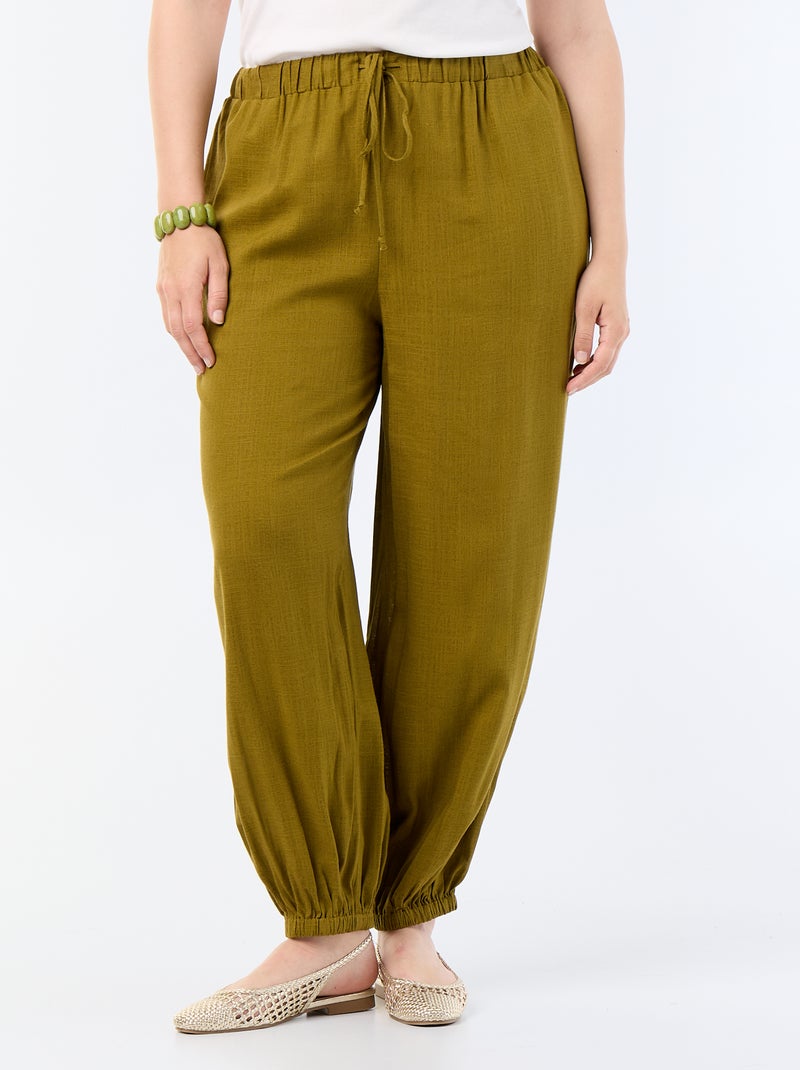 Pantalón liso de corte globo Verde - Kiabi