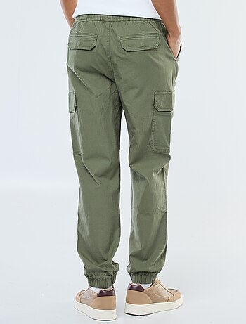 Pantalón liso multibolsillos con cintura elástica