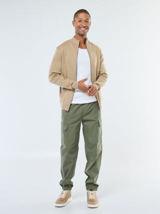 Pantalón liso multibolsillos con cintura elástica