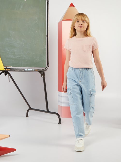Pantalón mom con bolsillos con solapa - Kiabi