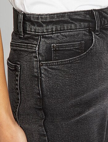 Pantalón mom con talle muy alto - L28
