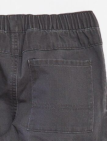 Pantalón multibolsillos con cintura ajustable