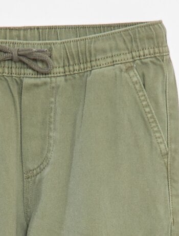 Pantalón multibolsillos con cintura elástica