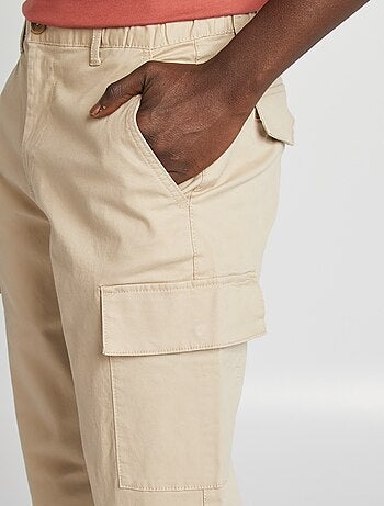 Pantalón multibolsillos con velcro