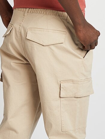 Pantalón multibolsillos con velcro
