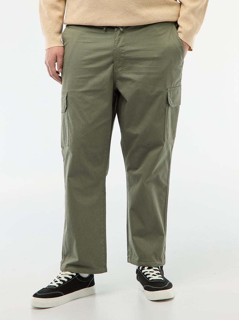 Pantalón multibolsillos corte recto / regular fit Verde - Kiabi