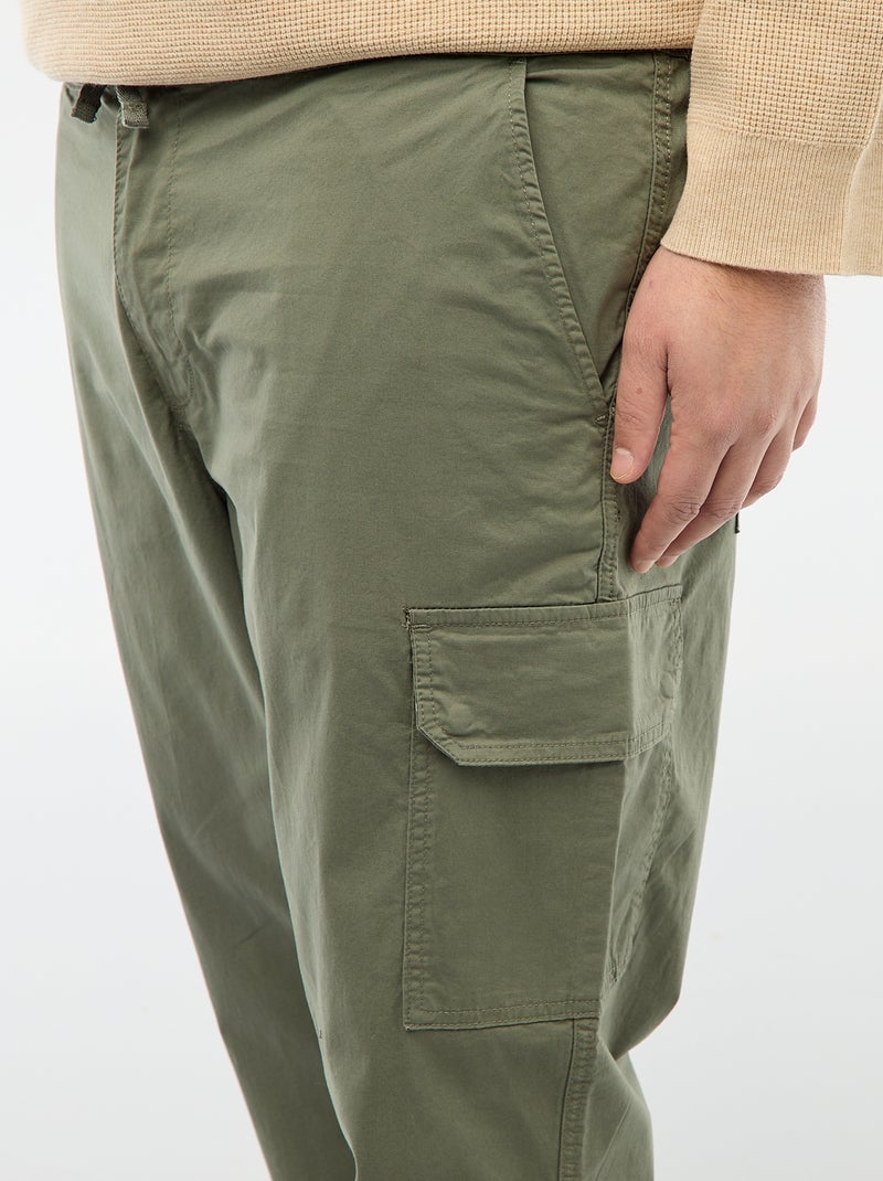 Pantalón multibolsillos corte recto / regular fit Verde - Kiabi